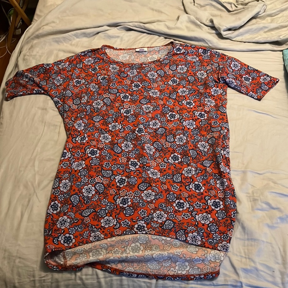 Lularoe flower top
